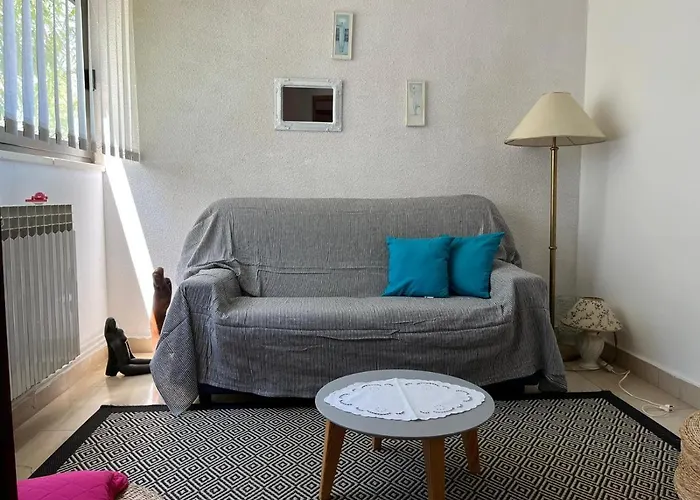 Apartment With Swimming Pool
