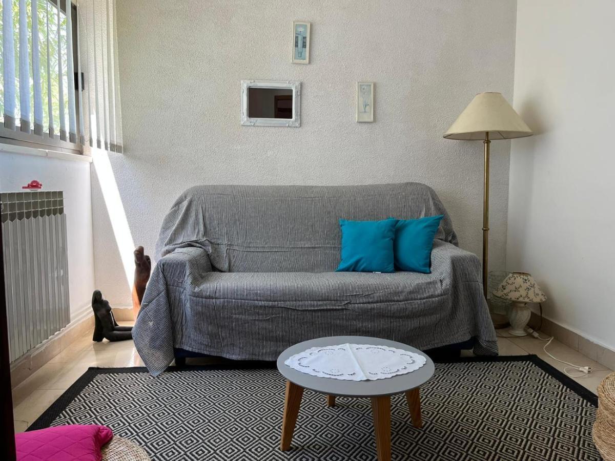 Apartment With Swimming Pool