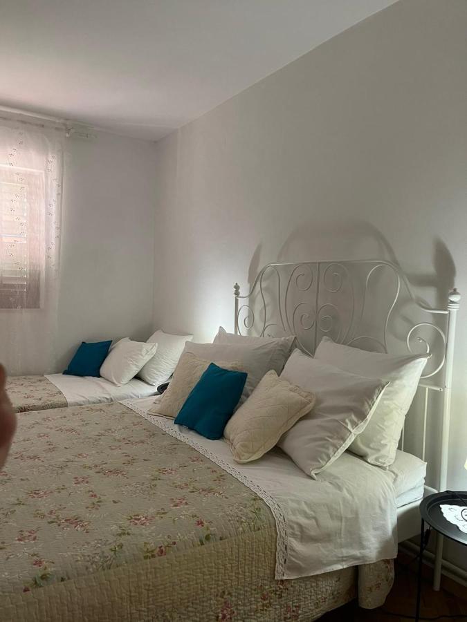 Apartment With Swimming Pool Jelsa (Hvar)