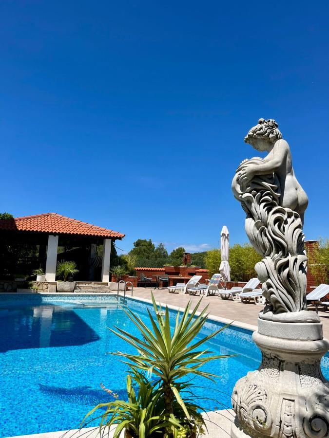 With Swimming Pool Apartment