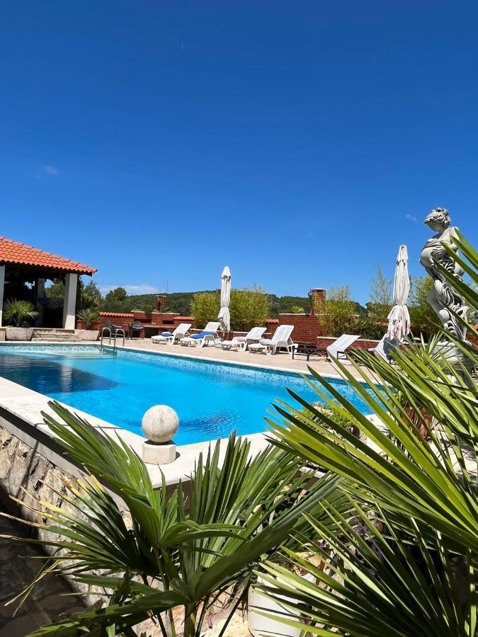 Apartment With Swimming Pool Jelsa (Hvar)