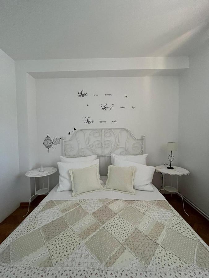 Apartment With Swimming Pool Jelsa (Hvar)